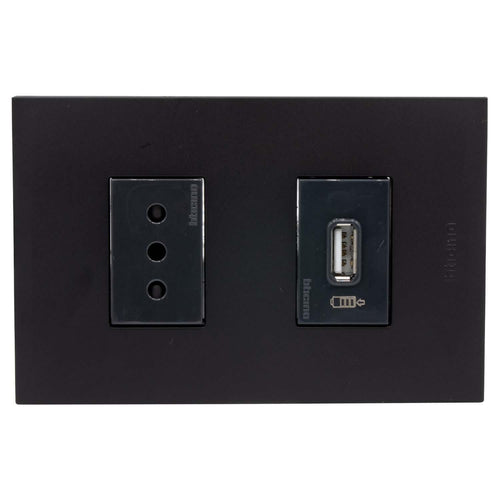 Placa Armada Nobile Tomacorriente 10A + Usb A Color Negro