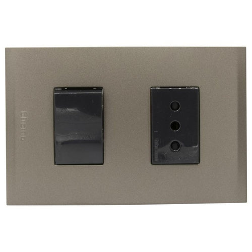 Enchufe + interruptor 10 A Nobile Terra