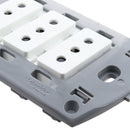 Enchufe 10A Triple Genesis Bco